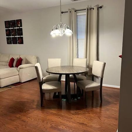 Cheerful 3 Bedroom, Close To Downtown And Arena!!! Savannah Exterior foto