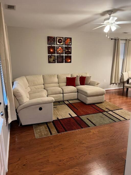 Cheerful 3 Bedroom, Close To Downtown And Arena!!! Savannah Exterior foto